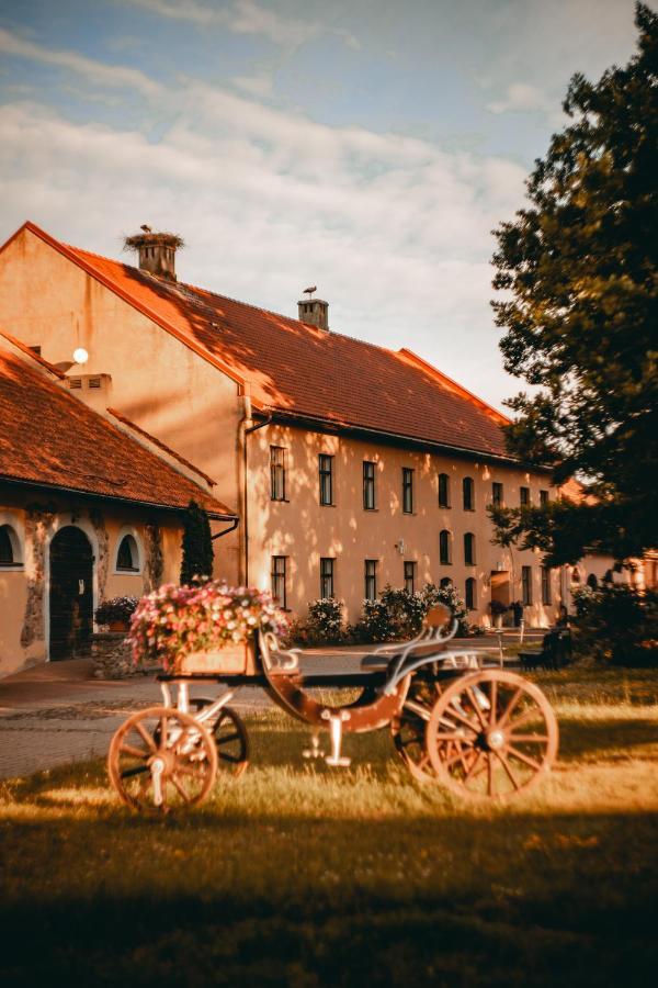 Hotel Slokenbekas Muiza Milzkalne Zewnętrze zdjęcie
